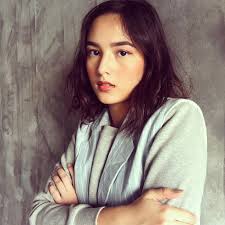 Chelsea islan (biodata+pict) BENING GAN