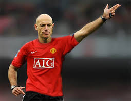 HOWARD WEBB Adalah Wasit Paling Kontroversial Sepanjang Masa