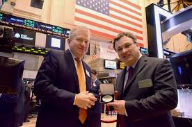 Wall Street Ditutup Mixed, Indeks S&amp;P 500 Turun Menjadi 2,041.51 Sementara Dow Naik