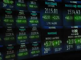 Wall Street Ditutup Menguat Didukung Kinerja Emiten, Nasdaq Capai Rekor Tertinggi