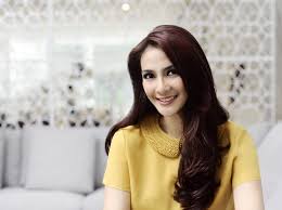 Artis Indonesia Yang Tetap Cantik Walaupun Sudah Mulai Tua