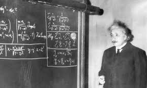 10 Motivasi Albert Einstein Untuk Hidup Sukses