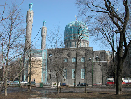 Mengenal dan Melihat lebih dekat St. Petersburg mosque a.k.a Masjid Soekarno Rusia