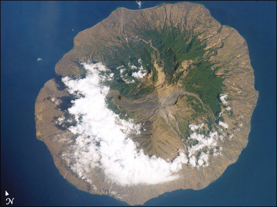 15 Foto Erupsi Gunung Berapi Dari Luar Angkasa
