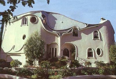 Desain Rumah Aneh