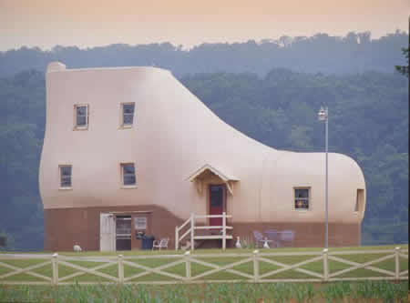Desain Rumah Aneh