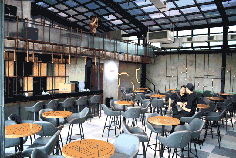 Berkunjung ke Gaming Lounge High Grounds Café Pertama di Jakarta