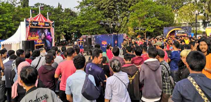 Karnaval Mobile Legends Padati Alun-alun Bekasi dengan 6000 Orang