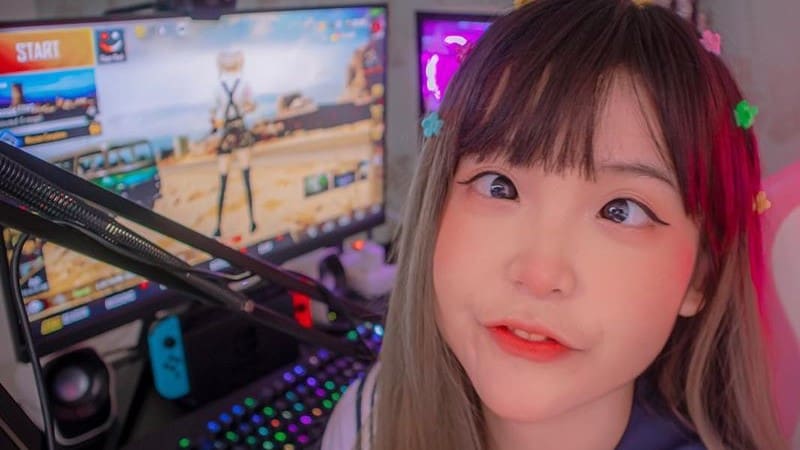 Clausiee, Selebgram Esports Cantik yang Multitalenta