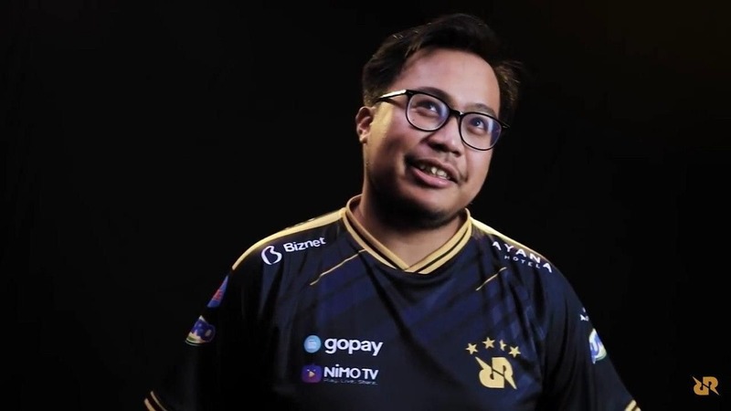 RRQ WizzKing, Dianggap Streamer Biasa Hingga Menjadi Pro Player
