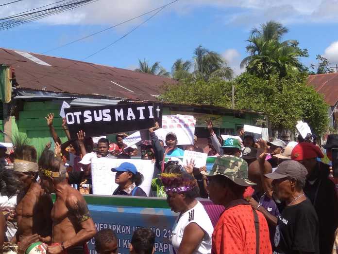 rakyat-papua-tolak-otsus-pp-pmkri-evaluasi-dan-revisi-sepihak