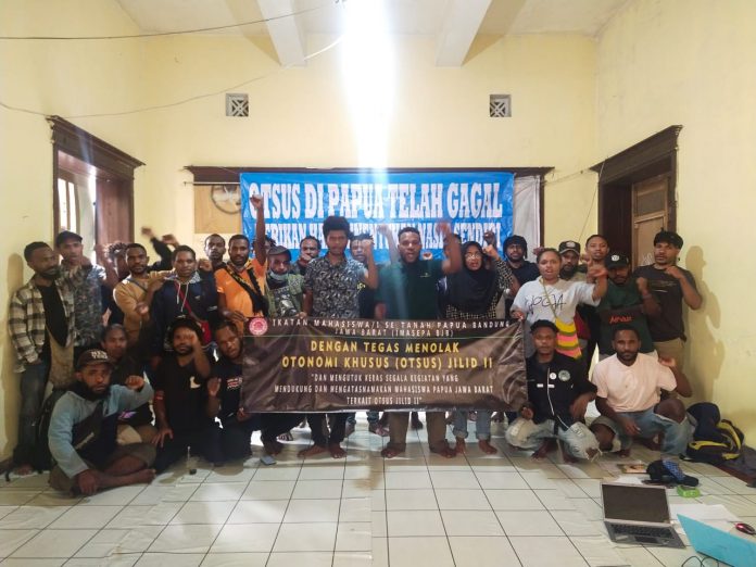 21-organisasi-mahasiswa-papua-di-bandung-tolak-otsus-jilid-ii