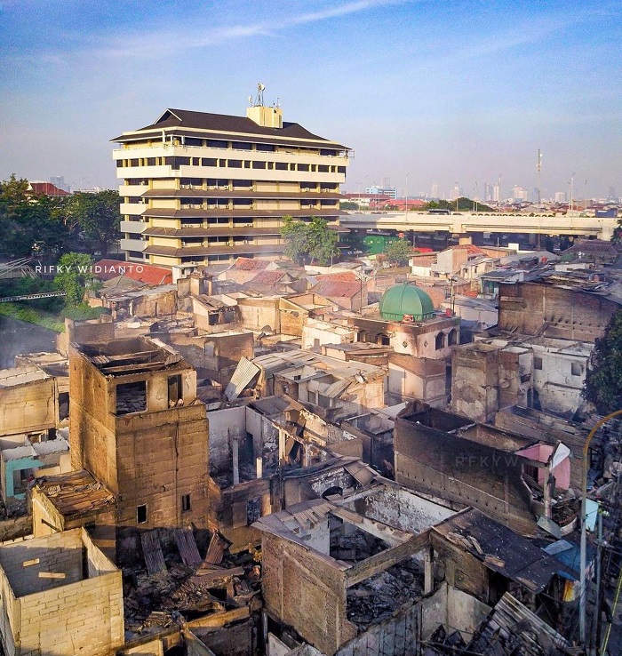 Kebakaran Pasar Gembrong, 400 Bangunan Ludes Kecuali Masjid Kubah Hijau, Subhanallah!
