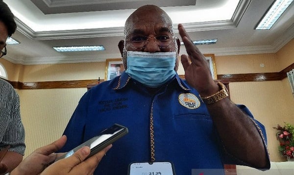 Pendukung Lukas Enembe Bersenjata Tajam, Rakyat Papua Resah dan Tak Tenang Bekerja