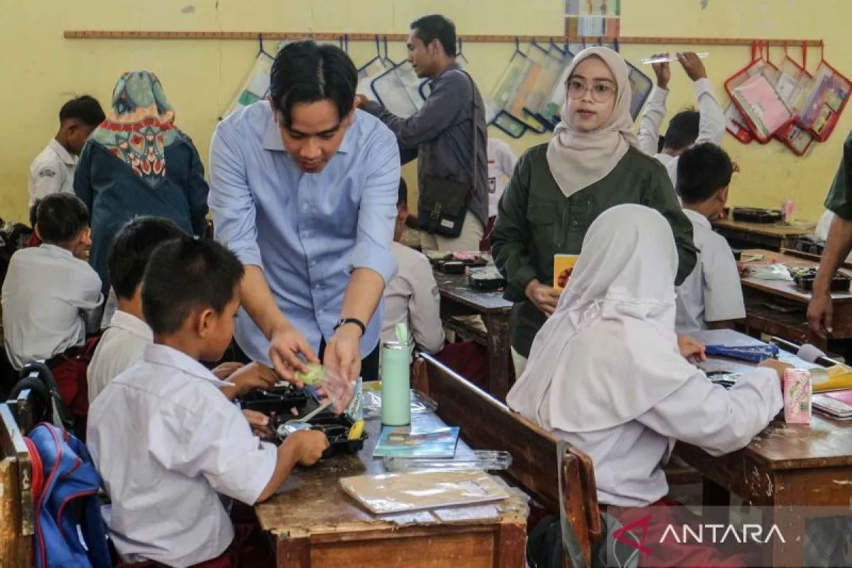 Relawan Gibran Ingin Terlibat Program Makan Gratis, Stefan Antonio: Antre Bro,