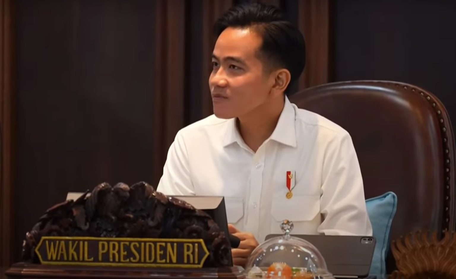 Goenawan Mohamad: Jokowi Tak Berkuasa, Saatnya Usut Latar Belakang Pendidikan Gibran