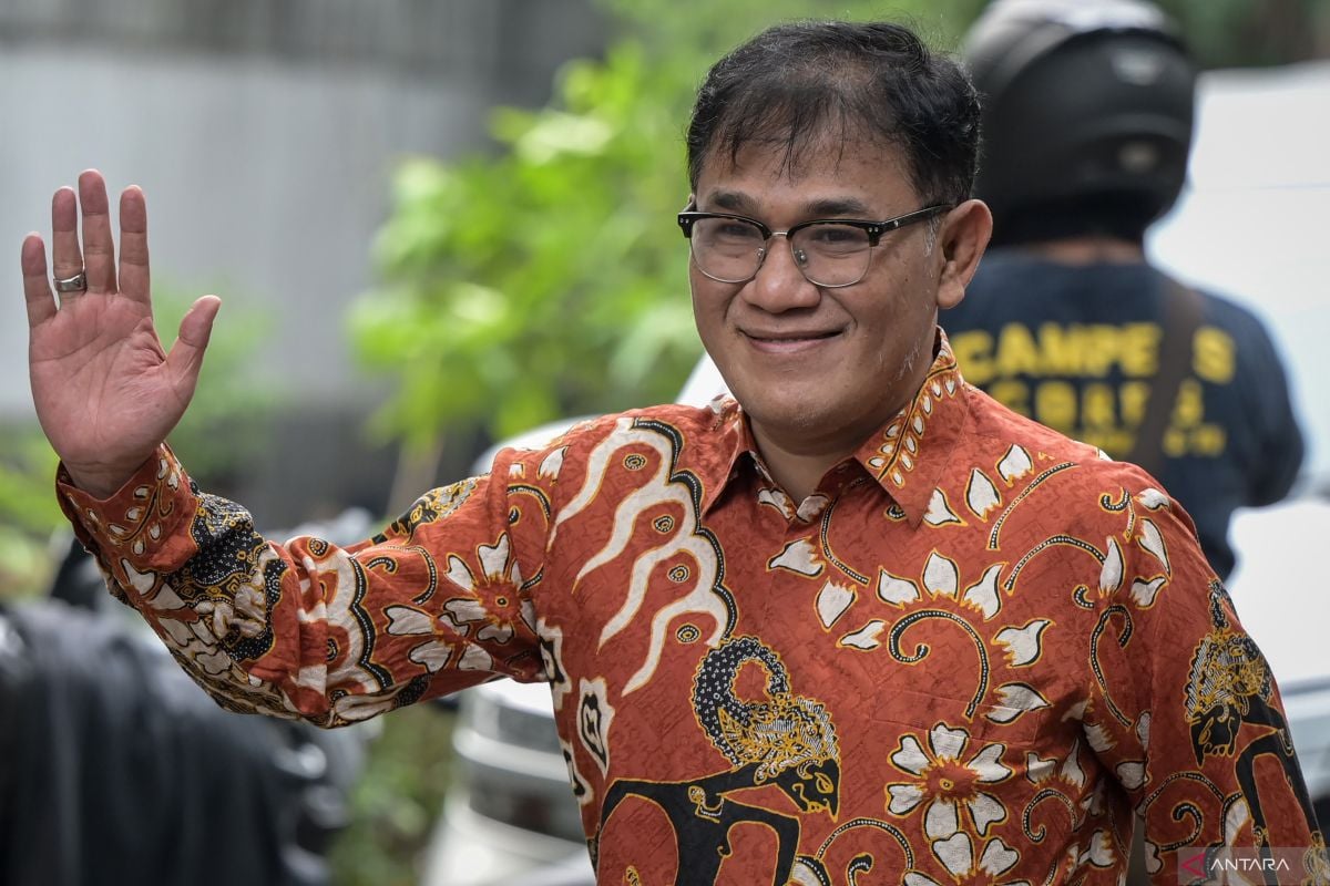 Budiman Sudjatmiko Kena Sentil: Dulu Tolak Soeharto, Sekarang Tepuk Tangan