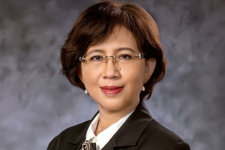 Dituding Bela Jokowi, Rektor UGM Ova Emilia Dikuliti Netizen