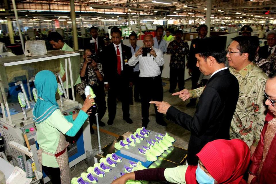 Cara Presiden Jokowi Menciptakan Lapangan Kerja Sekaligus Meningkatkan Daya Beli