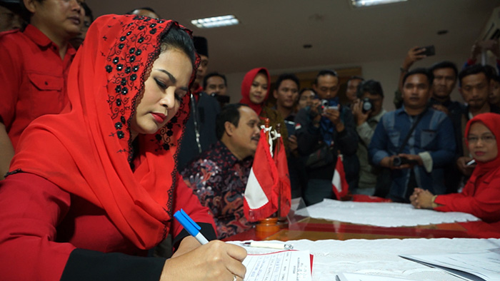 Selain Dedi Mulyadi, Puti Guntur Masuk Pilihan PDIP di Pilgub Jabar