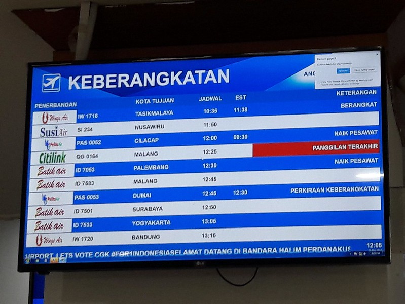 Pengalaman Pertama NAIK PESAWAT JAKARTA-BANDUNG