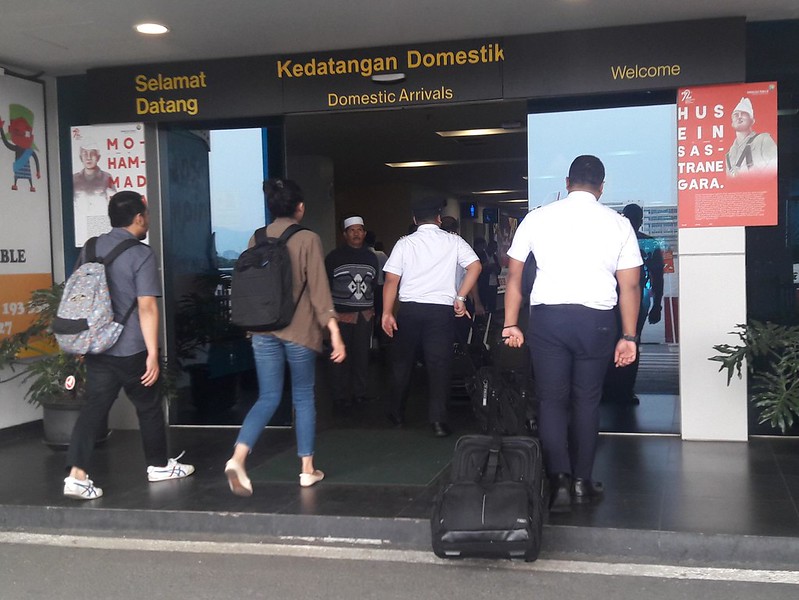 Pengalaman Pertama NAIK PESAWAT JAKARTA-BANDUNG