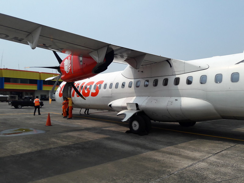 Pengalaman Pertama NAIK PESAWAT JAKARTA-BANDUNG