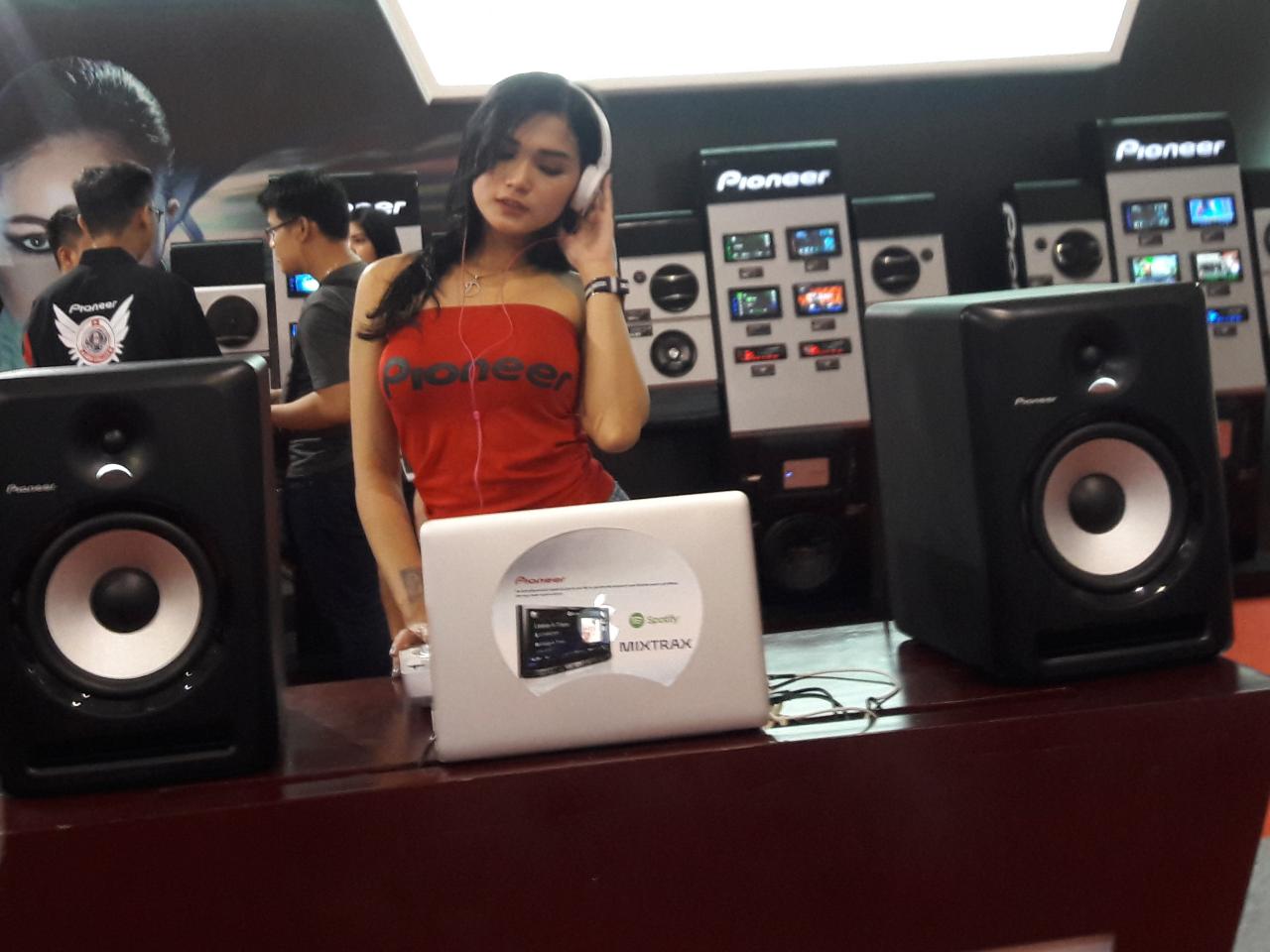 Yang Bening-Bening di IIMS 2016 (16 APRIL 2016)