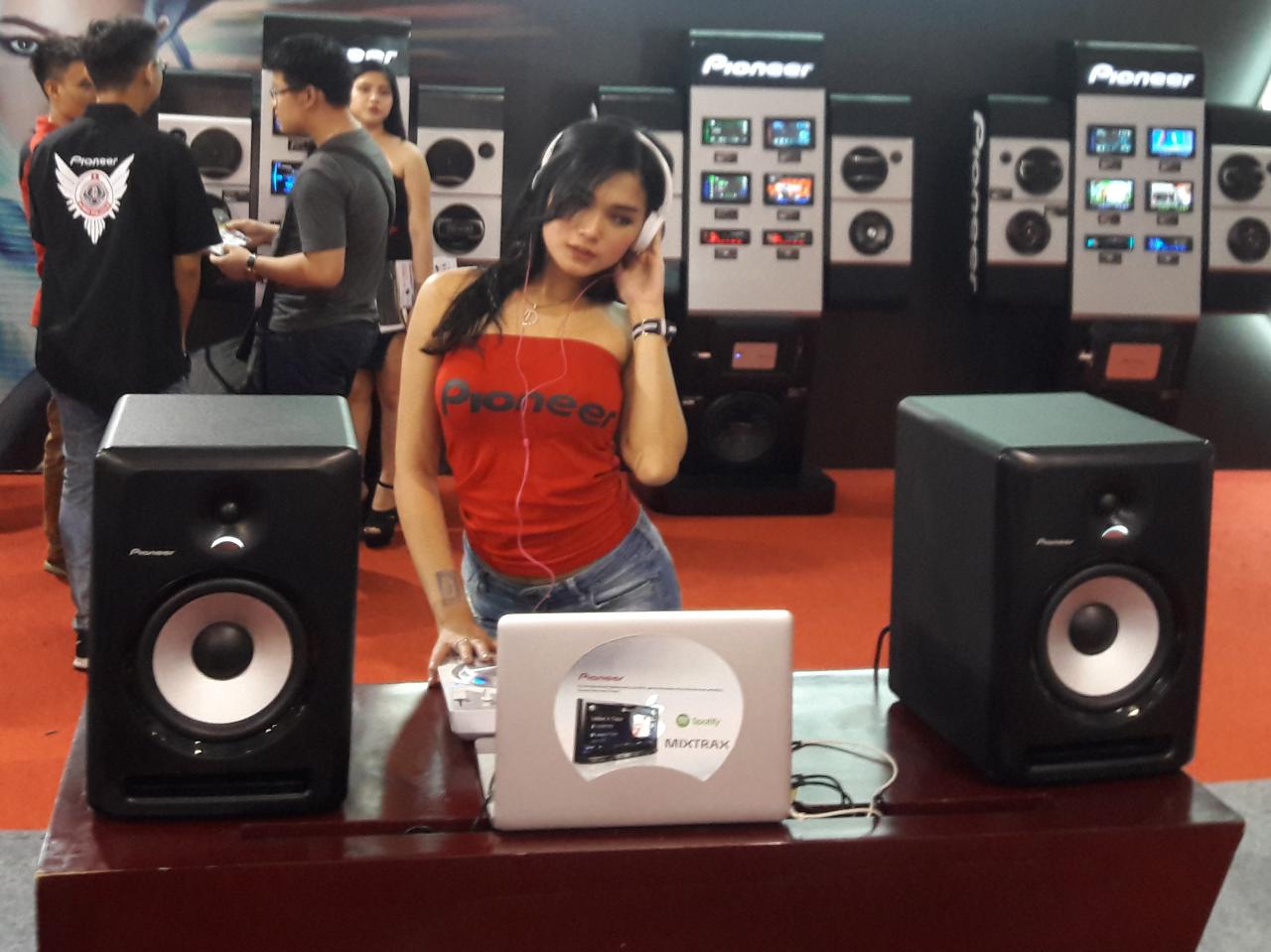 Yang Bening-Bening di IIMS 2016 (16 APRIL 2016)