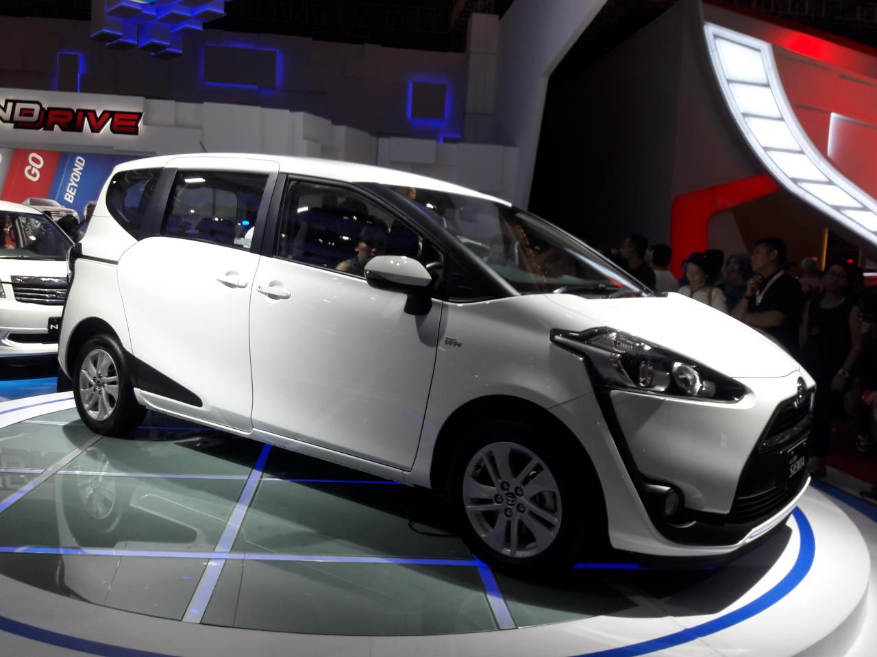 Yang Bening-Bening di IIMS 2016 (16 APRIL 2016)