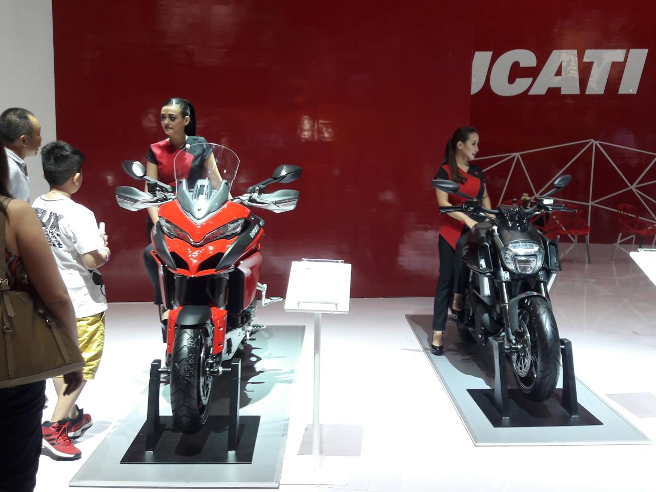 Yang Bening-Bening di IIMS 2016 (16 APRIL 2016)