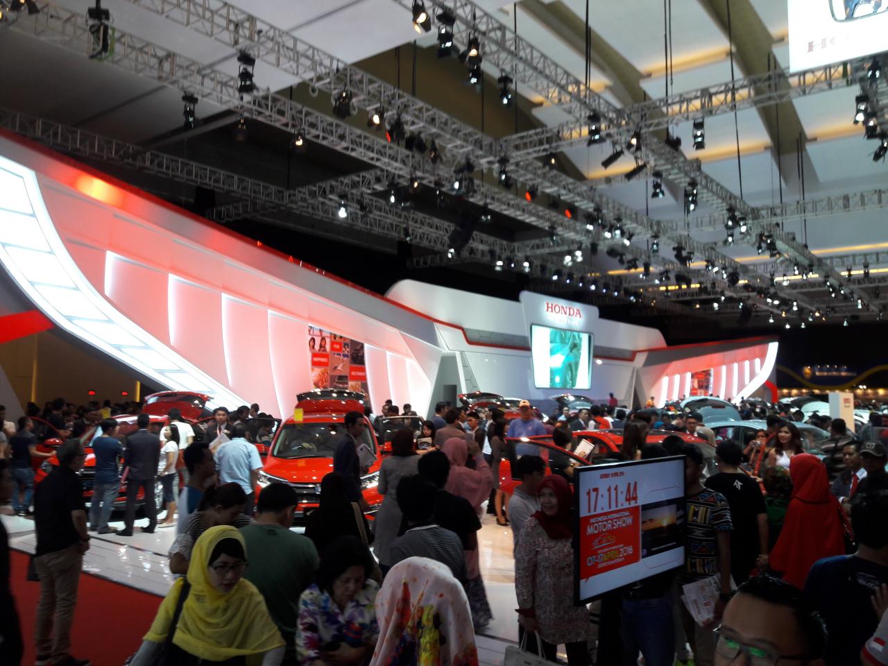 Yang Bening-Bening di IIMS 2016 (16 APRIL 2016)