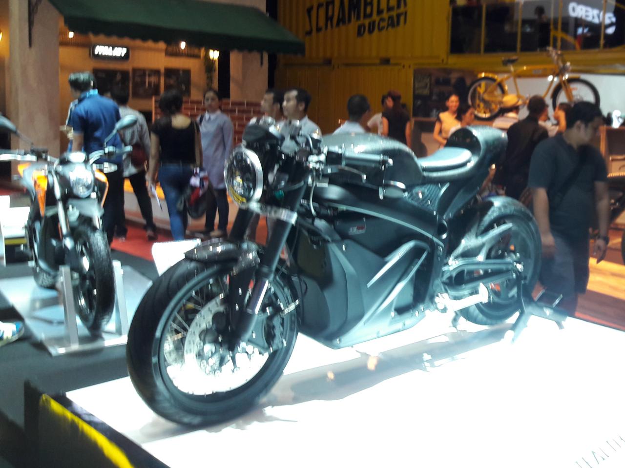 Yang Bening-Bening di IIMS 2016 (16 APRIL 2016)
