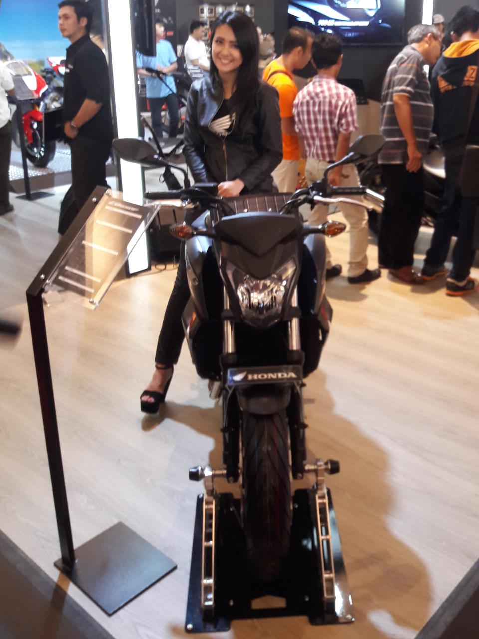 Yang Bening-Bening di IIMS 2016 (16 APRIL 2016)
