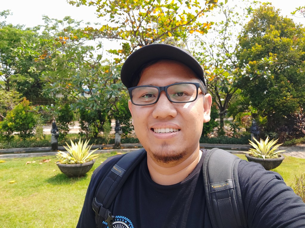 Tertarik Membeli Pocophone F1? Simak Dulu Kelebihan dan Kekurangannya