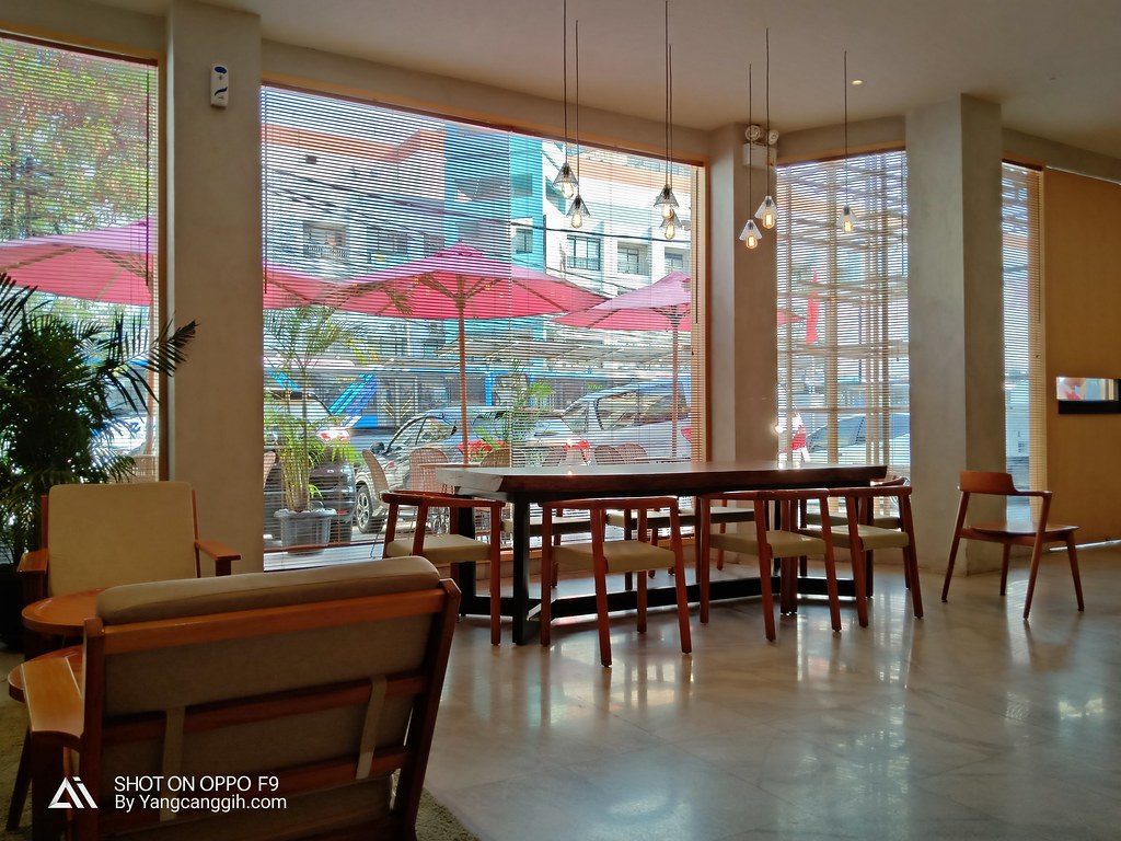 Berminat dengan Oppo F9? Yuk, Simak Dulu Kelebihan dan Kekurangannya