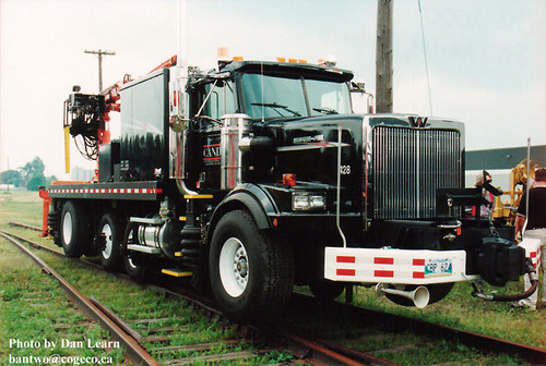 Hi-Rail Modern Trucks, Mobil yg dapat berjalan di rel kereta