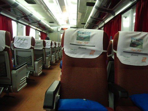 Interior Kereta eksekutif di Indonesia &#91;PIC&#93;