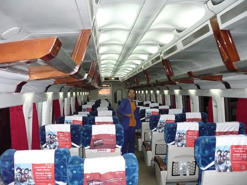 Interior Kereta eksekutif di Indonesia &#91;PIC&#93;