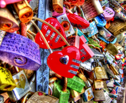 &quot;Love Lock&quot;, Mengabadikan Cinta lewat Gembok di N Seoul Tower