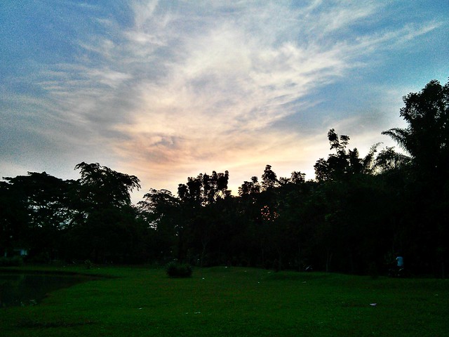 nongkrong-bareng-kamera-henpon