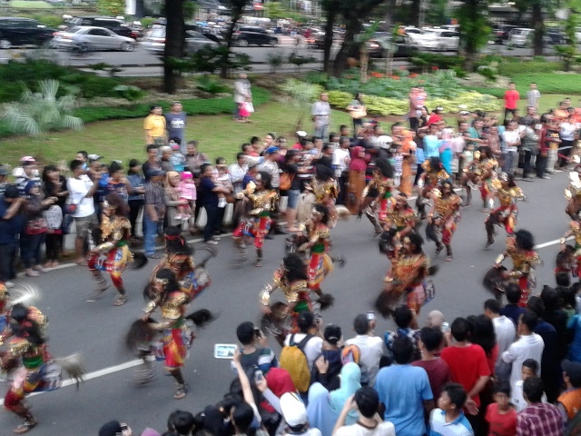 Meriahnya Pawai World Heritage Festival 2013 di kawasan Monas, Jakarta