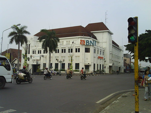 bangunan sekarang VS dulu
