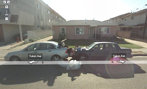 Tingkah Aneh Orang yang yang tertangkap kamera google street view