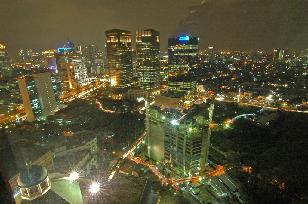 Kota Terbesar di Indonesia di malam hari. Keren gan!!