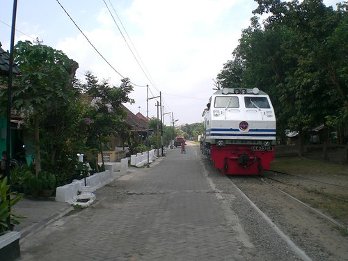 Jalur Kereta TerEXTREME Di Dunia Ada Di Indonesia!!