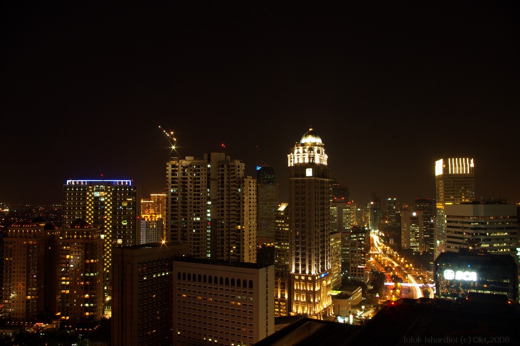 Kota Terbesar di Indonesia di malam hari. Keren gan!!