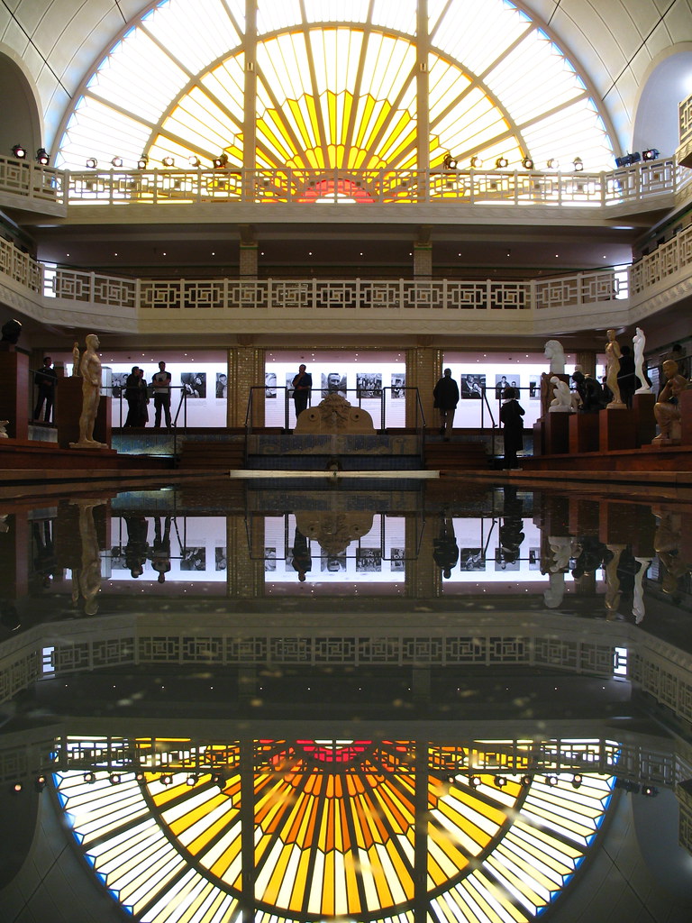 &#91;AMAZING&#93; Kolam Renang Yang Disulap Menjadi Museum