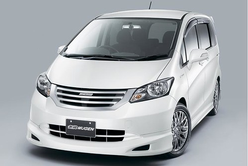 Toyota Innova terbaru, taon depan diluncurin gan.. top secret :D