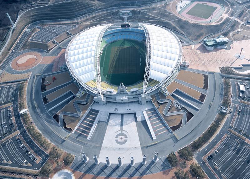 Самый дорогой стадион. Тэгу (стадион). Самый высокогорный стадион в мире. Самый дорогой стадион в мире. Строительство самого дорогого стадиона в мире.
